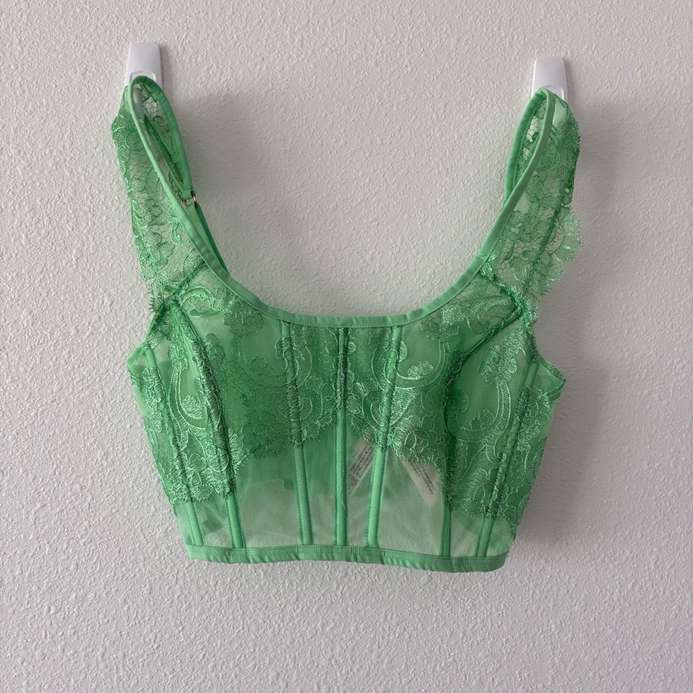 Victoria's Secret NWT Green Lace Bra